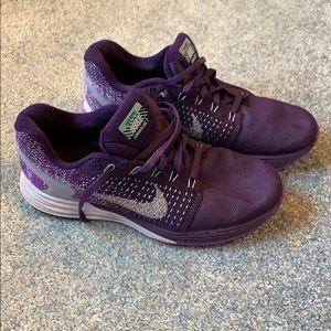 Nike tennis shoes (Lunarglide 7)